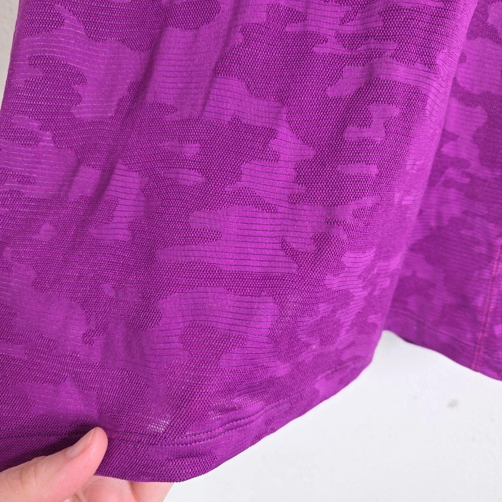 Lululemon Tank Top Small Fuchsia Camo Print V‎ Neck Racerback Athletic Workout